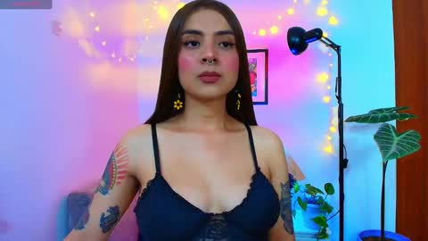 Snapshot of yeriawaddell_ chatting on February 21, 11:32 pm yeriawaddell online show from February 21, 11:32 pm