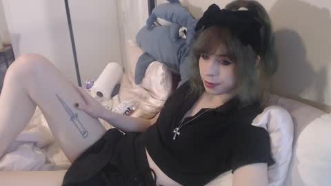 Snapshot of yokaigirl chatting on December 4, 10:35 pm Yokai Girl online show from December 4, 10:35 pm