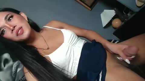 Snapshot of your_dirty_muse chatting on October 5, 3:44 pm LARA online show from October 5, 3:44 pm