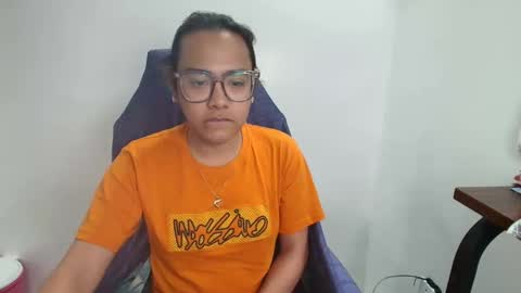 your_dreamgirlxxx69 online show from March 22, 4:39 am