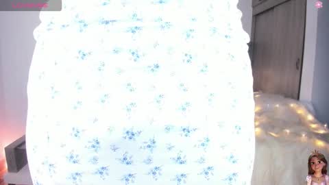 Eliza online show from November 19, 7:36 pm