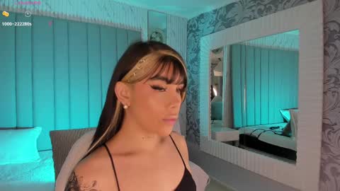 Snapshot of your_naughtytrans chatting on February 25, 9:35 pm SASKYA VALERIA online show from February 25, 9:35 pm
