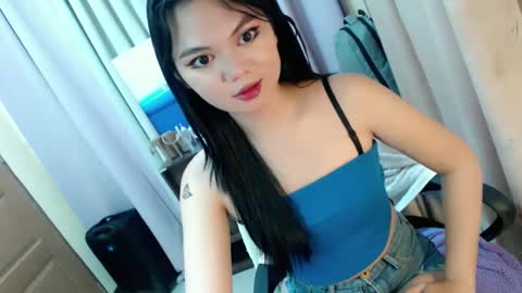 Snapshot of yourangelictransgirl chatting on December 11, 5:04 pm Hi its me Yna online show from December 11, 5:04 pm
