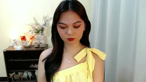Snapshot of yourangelictransgirl chatting on February 23, 12:37 pm Hi its me Yna online show from February 23, 12:37 pm