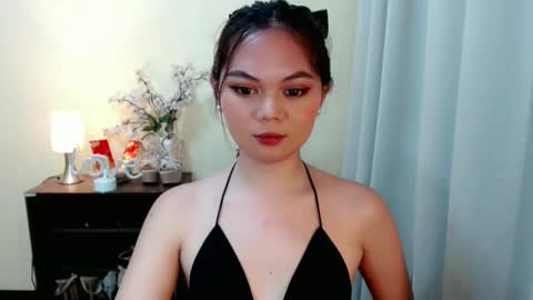 Snapshot of yourangelictransgirl chatting on March 2, 12:47 pm Hi its me Yna online show from March 2, 12:47 pm