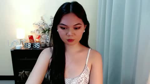 Snapshot of yourangelictransgirl chatting on March 12, 12:15 pm Hi its me Yna online show from March 12, 12:15 pm
