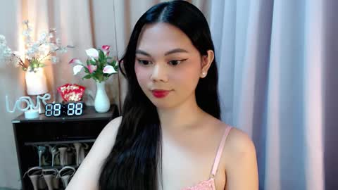 Snapshot of yourangelictransgirl chatting on September 21, 1:39 pm Hi its me Yna online show from September 21, 1:39 pm
