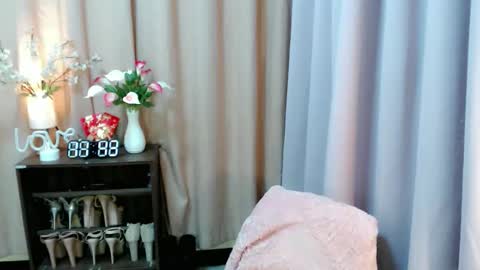 Snapshot of yourangelictransgirl chatting on October 6, 3:45 pm Hi its me Yna online show from October 6, 3:45 pm