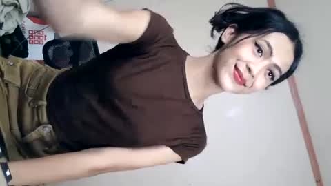 Snapshot of yourbabyriana chatting on January 4, 6:52 am Angel online show from January 4, 6:52 am