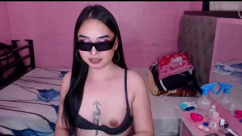 Snapshot of yourdreamisabell chatting on March 3, 5:23 pm yourdreamisabell online show from March 3, 5:23 pm
