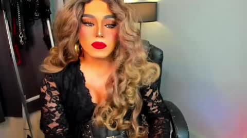 Snapshot of yourfiercemistress chatting on February 21, 2:17 am not into STINGY and CHEAP people online show from February 21, 2:17 am
