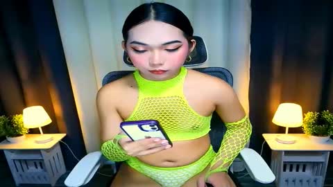 Goddess Yoshi online show from November 4, 9:30 am