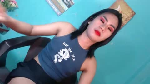 Snapshot of yourhottie_winxxx chatting on December 28, 4:41 pm Mauie online show from December 28, 4:41 pm