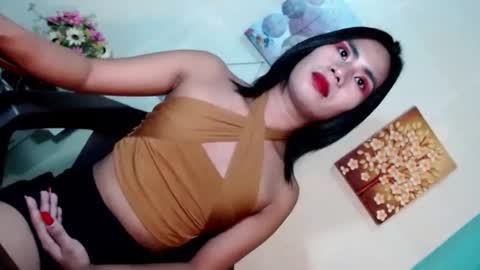 Snapshot of yourhottie_winxxx chatting on January 11, 5:51 pm Mauie online show from January 11, 5:51 pm