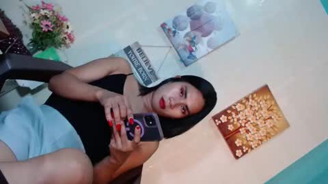Snapshot of yourhottie_winxxx chatting on January 16, 5:55 pm Mauie online show from January 16, 5:55 pm