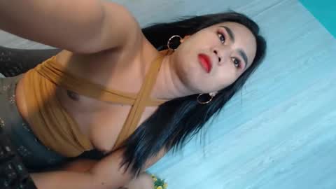 Snapshot of yourhottie_winxxx chatting on October 1, 8:42 pm Mauie online show from October 1, 8:42 pm