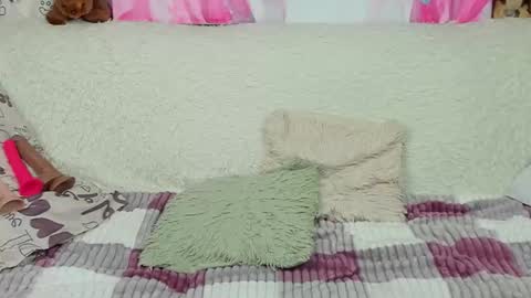 Snapshot of yourkriss_new1 chatting on September 23, 9:32 pm yourkriss_new1 online show from September 23, 9:32 pm