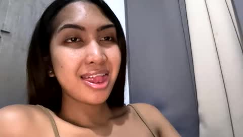 yourlovebella88 online show from January 6, 10:13 pm