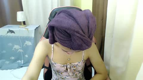 Snapshot of yourlovelytranspinay chatting on December 17, 2:01 am your lovely Dina online show from December 17, 2:01 am
