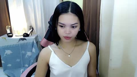 Snapshot of yourlovelytranspinay chatting on March 7, 1:17 am your lovely Dina online show from March 7, 1:17 am