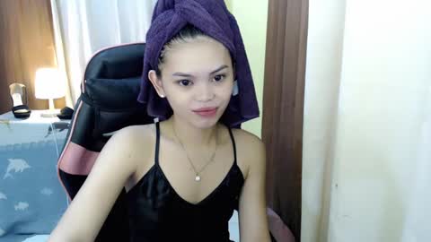 Snapshot of yourlovelytranspinay chatting on March 11, 1:26 am your lovely Dina online show from March 11, 1:26 am