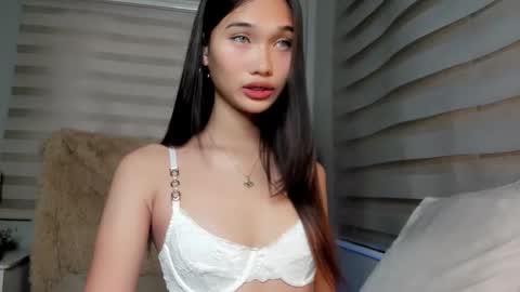 Snapshot of yoursluttyashxx chatting on September 21, 4:13 pm yoursluttyashxx online show from September 21, 4:13 pm