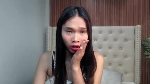 yoursluttyashxx online show from October 11, 7:38 pm