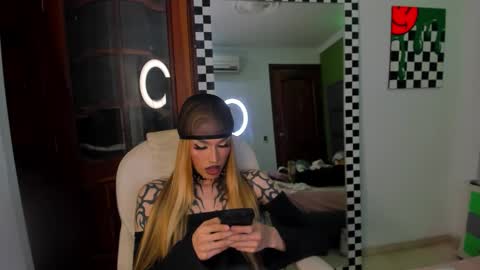 Snapshot of yourvirtualgirlfriennd chatting on September 18, 7:13 am GI online show from September 18, 7:13 am