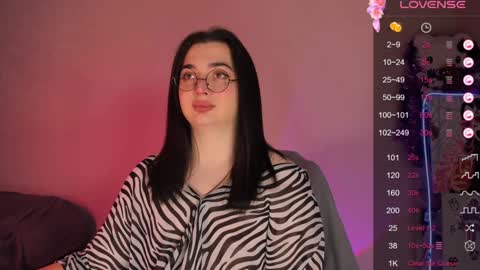 Snapshot of ysabell_viveris chatting on December 11, 9:57 am Ysabell online show from December 11, 9:57 am