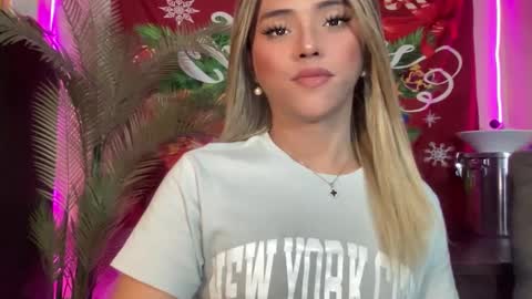 Snapshot of yvonne_guidotti chatting on December 30, 10:12 pm Miss Cali online show from December 30, 10:12 pm