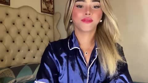 Snapshot of yvonne_guidotti chatting on January 6, 5:30 am Miss Cali online show from January 6, 5:30 am