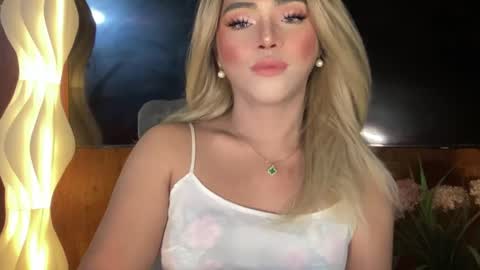 Snapshot of yvonne_guidotti chatting on January 11, 4:46 pm Miss Cali online show from January 11, 4:46 pm