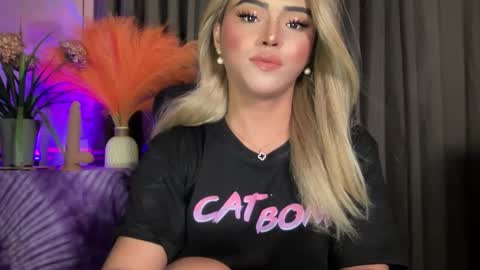 Snapshot of yvonne_guidotti chatting on January 17, 6:47 pm Miss Cali online show from January 17, 6:47 pm