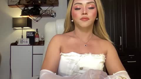 Snapshot of yvonne_guidotti chatting on January 19, 7:57 am Miss Cali online show from January 19, 7:57 am