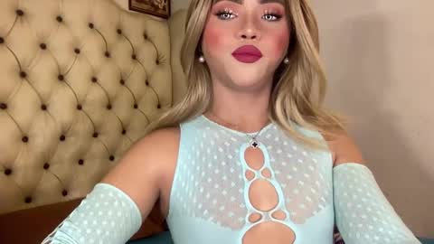 Snapshot of yvonne_guidotti chatting on February 1, 2:05 am Miss Cali online show from February 1, 2:05 am