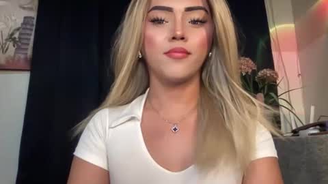 Snapshot of yvonne_guidotti chatting on September 19, 9:20 pm Miss Cali online show from September 19, 9:20 pm