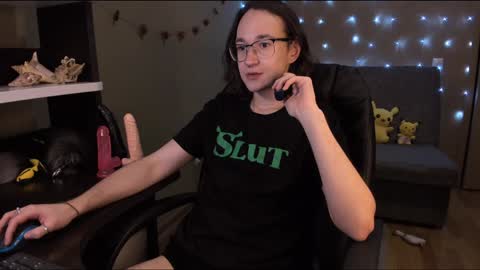 Snapshot of zackstivensen chatting on January 5, 10:40 pm Zachary next stream on monday online show from January 5, 10:40 pm