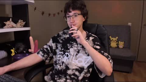 Snapshot of zackstivensen chatting on January 24, 12:10 am Zachary next stream on monday online show from January 24, 12:10 am