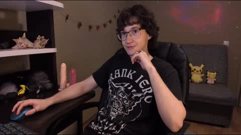 Snapshot of zackstivensen chatting on February 8, 12:06 am Zachary next stream on monday online show from February 8, 12:06 am