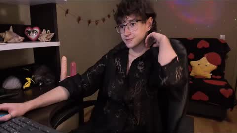 Snapshot of zackstivensen chatting on February 14, 11:32 pm Zachary next stream on monday online show from February 14, 11:32 pm