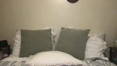 Snapshot of zeldasroom chatting on December 23, 10:33 pm Zelda online show from December 23, 10:33 pm