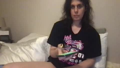 Snapshot of zeldasroom chatting on October 2, 11:26 pm Zelda online show from October 2, 11:26 pm