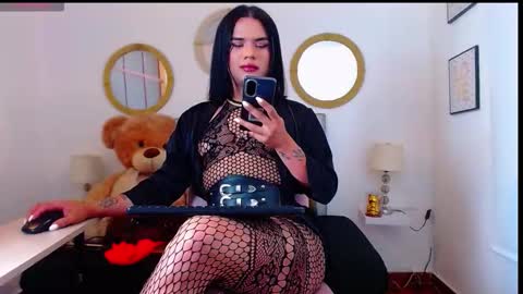 zoe_hecate online show from October 4, 5:19 am