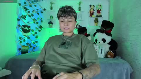 Snapshot of zuryramirez_ chatting on October 6, 9:26 pm Zury Ramirez online show from October 6, 9:26 pm