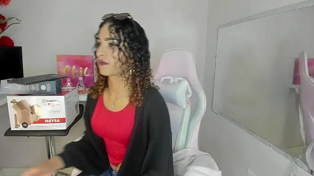 Snapshot of StefanyMiler chatting on March 21, 5:21 am StefanyMiler online show from March 21, 5:21 am