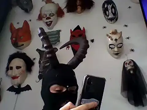 Snapshot of FeticheMacabre chatting on December 6, 8:34 pm FeticheMacabre online show from December 6, 8:34 pm