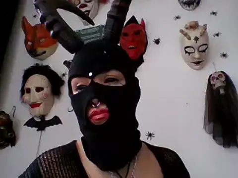 Snapshot of FeticheMacabre chatting on December 8, 2:52 pm FeticheMacabre online show from December 8, 2:52 pm