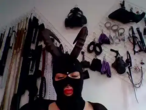 Snapshot of FeticheMacabre chatting on December 14, 8:20 pm FeticheMacabre online show from December 14, 8:20 pm