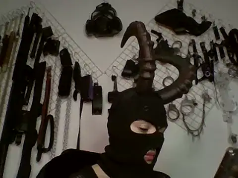 Snapshot of FeticheMacabre chatting on January 18, 2:51 am FeticheMacabre online show from January 18, 2:51 am