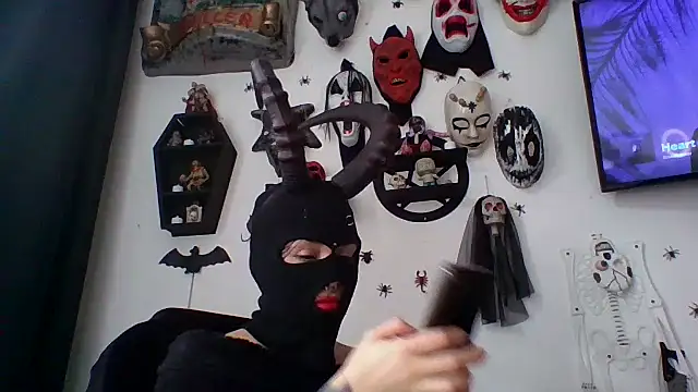 Snapshot of FeticheMacabre chatting on September 28, 5:01 pm FeticheMacabre online show from September 28, 5:01 pm